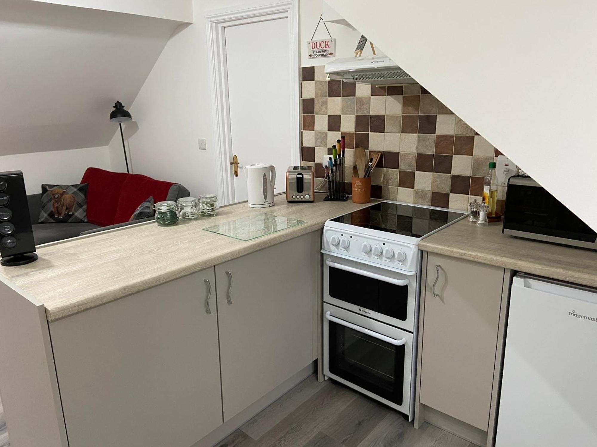 Four Oaks, Kintbury. Private Self-catering Annex.
