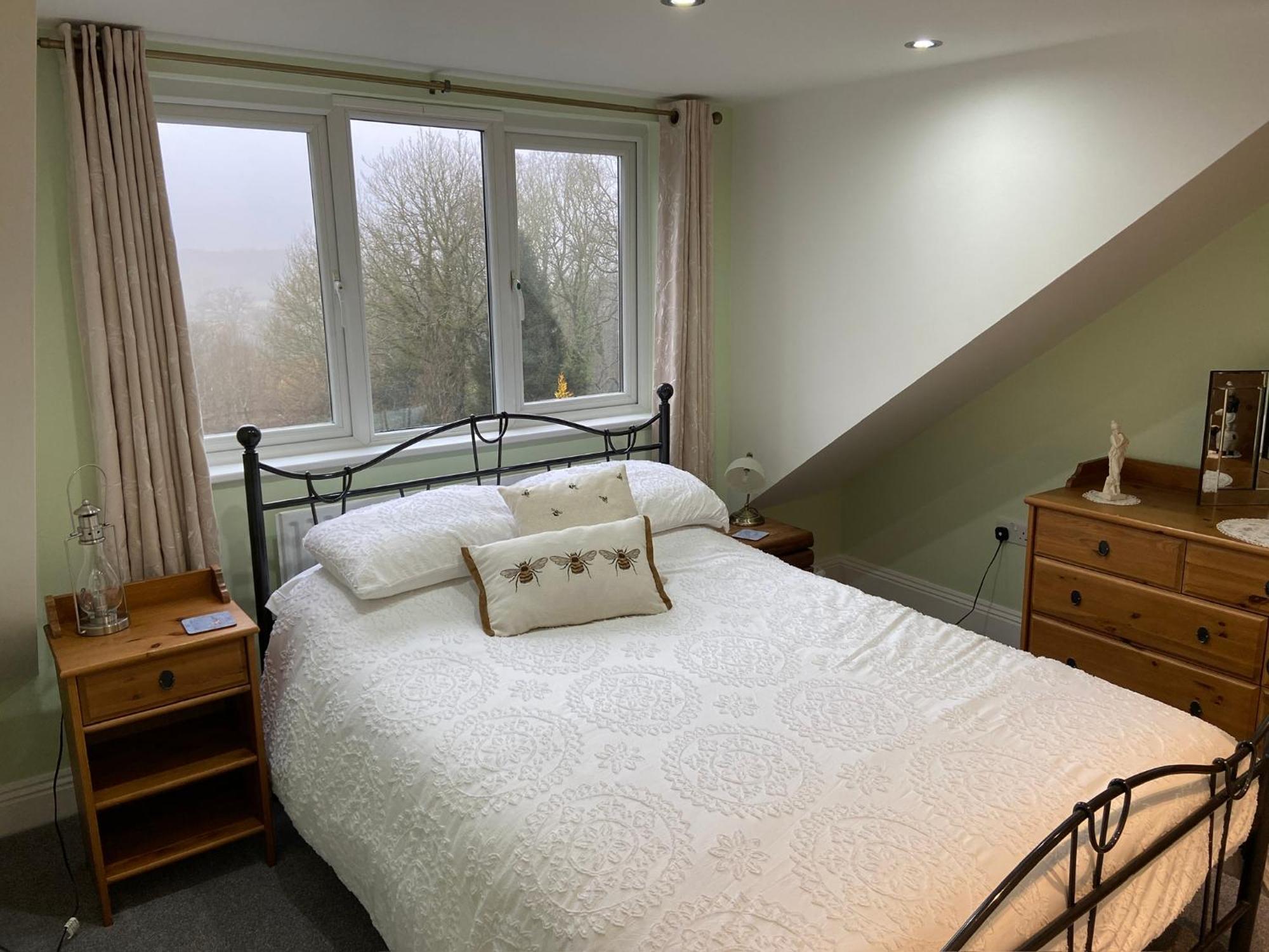 Apartment Four Oaks, Kintbury. Private Self-catering Annex. Kintbury