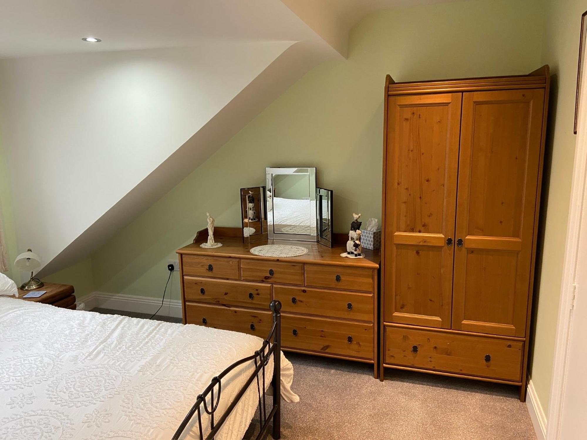 Four Oaks, Kintbury. Private Self-catering Annex. *